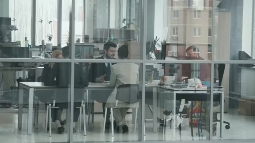 Platform and governance team reviewing AI execution, controls and architecture.